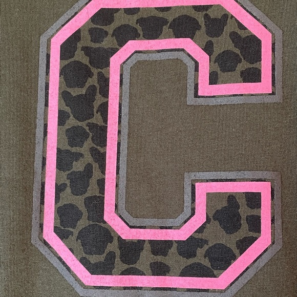 COPY - French bulldog in “C” - graphic tee by Etre Cecile presque Parisienne - Picture 4 of 16